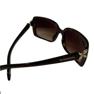Tiffany & Co Tortoise Shell Sunglasses Victoria in Havana Brown
